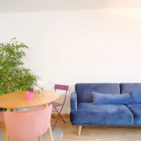 Cosy And Bright Apt In The Heart Of Paris * باريس